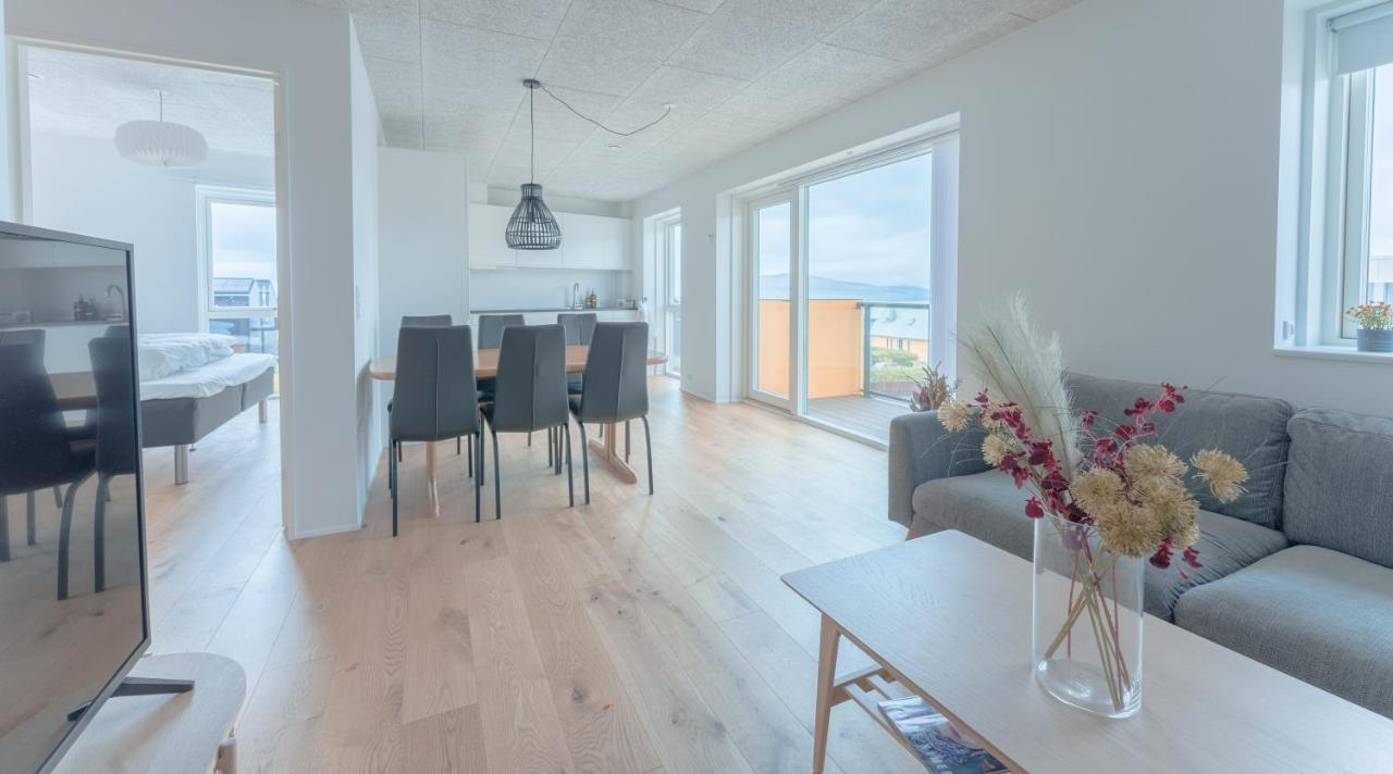 New / Stunning Sea View / Light / 3 Br Lejlighed Tórshavn Eksteriør billede
